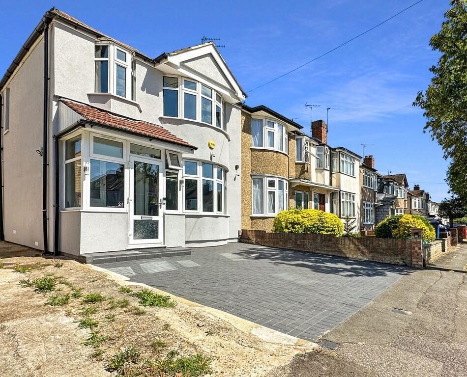 Roofers in Northolt