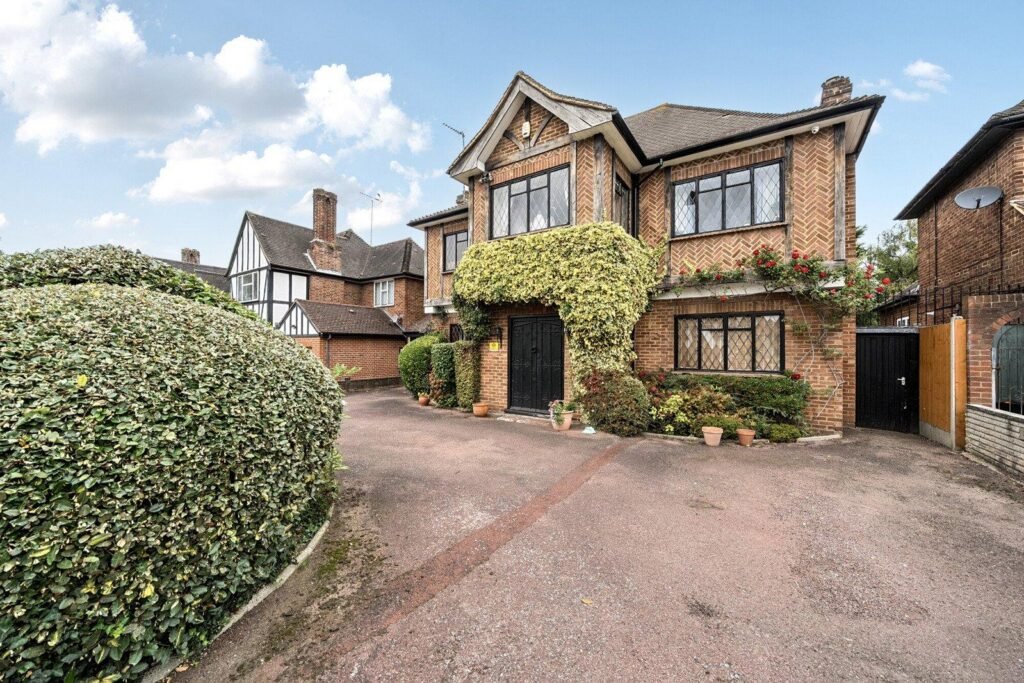 Roofers in Stanmore